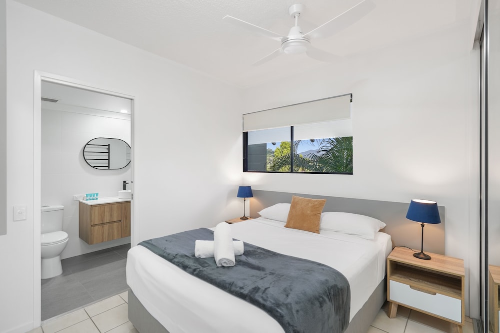Deluxe Family Ocean View Apartments photo 2