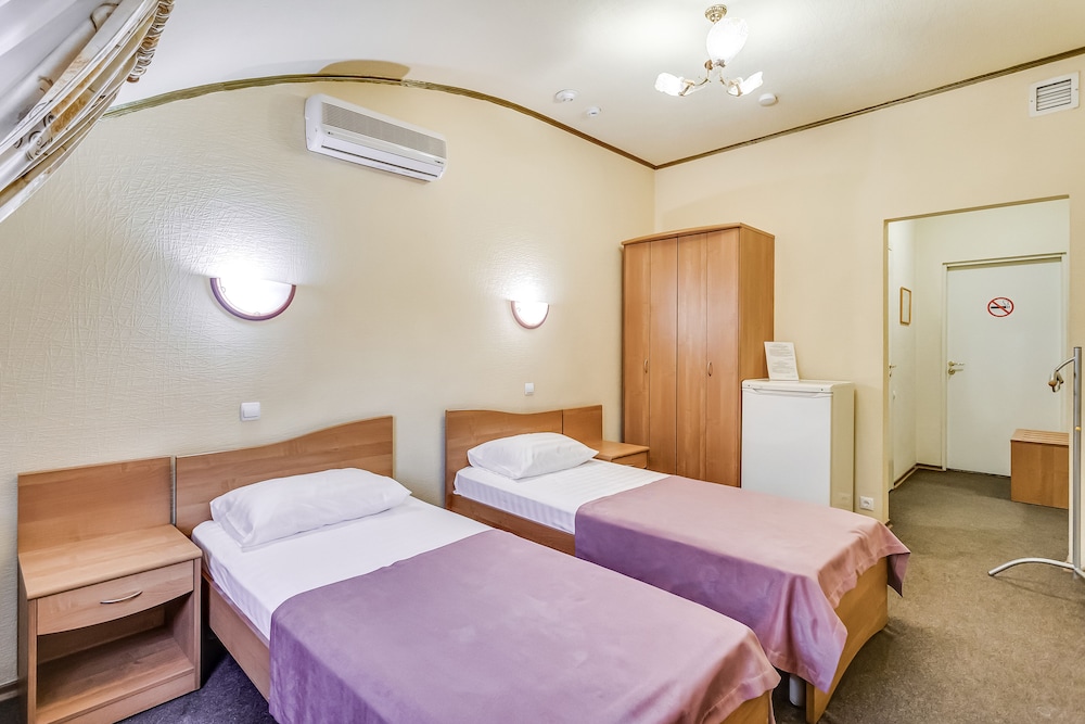 Economy Double or Twin Room photo 3