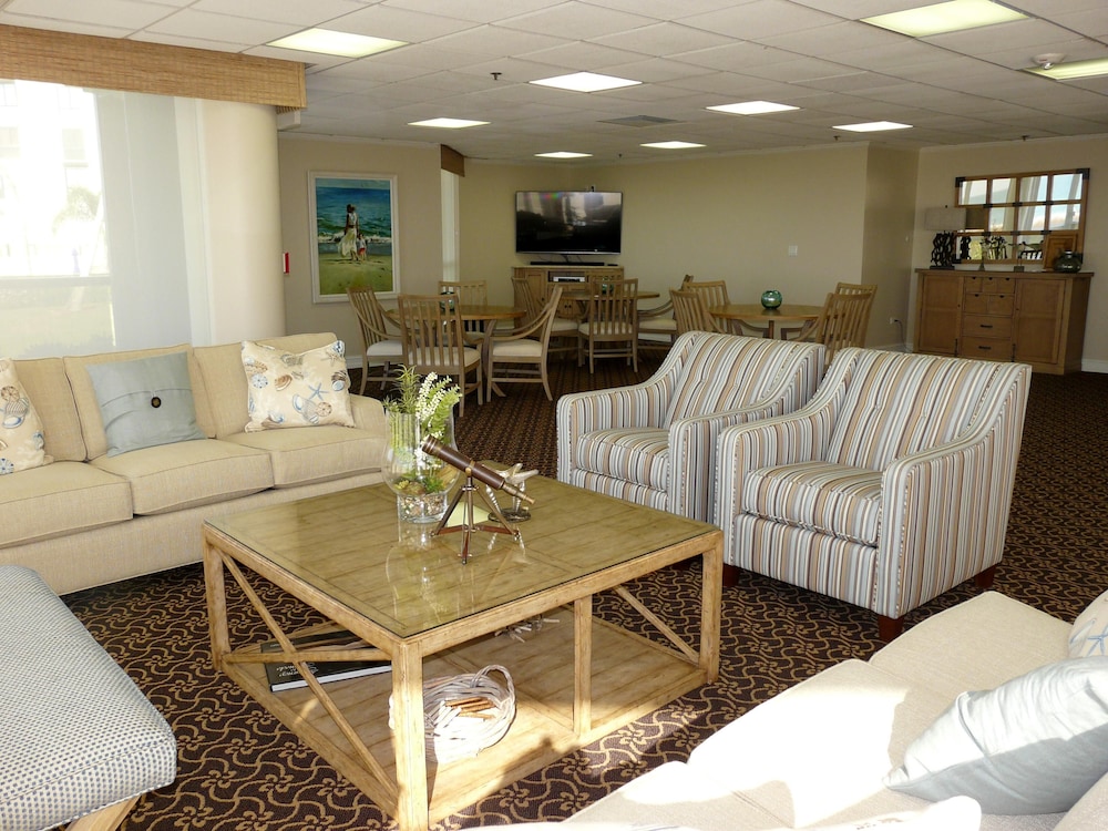 Condo, Multiple Beds (Stylish beachfront condo with spa/poo) photo 1