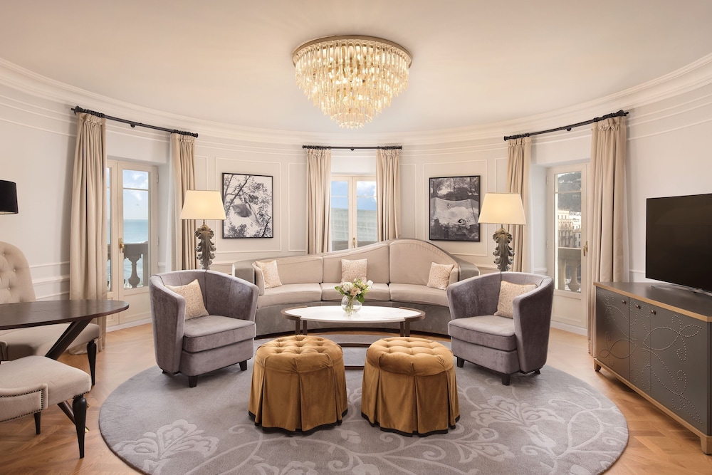 Royal One Bedroom Suite