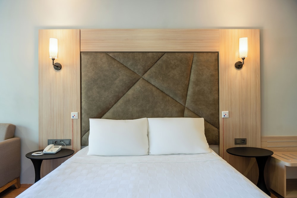 Deluxe Room, Sea View - Photo 3