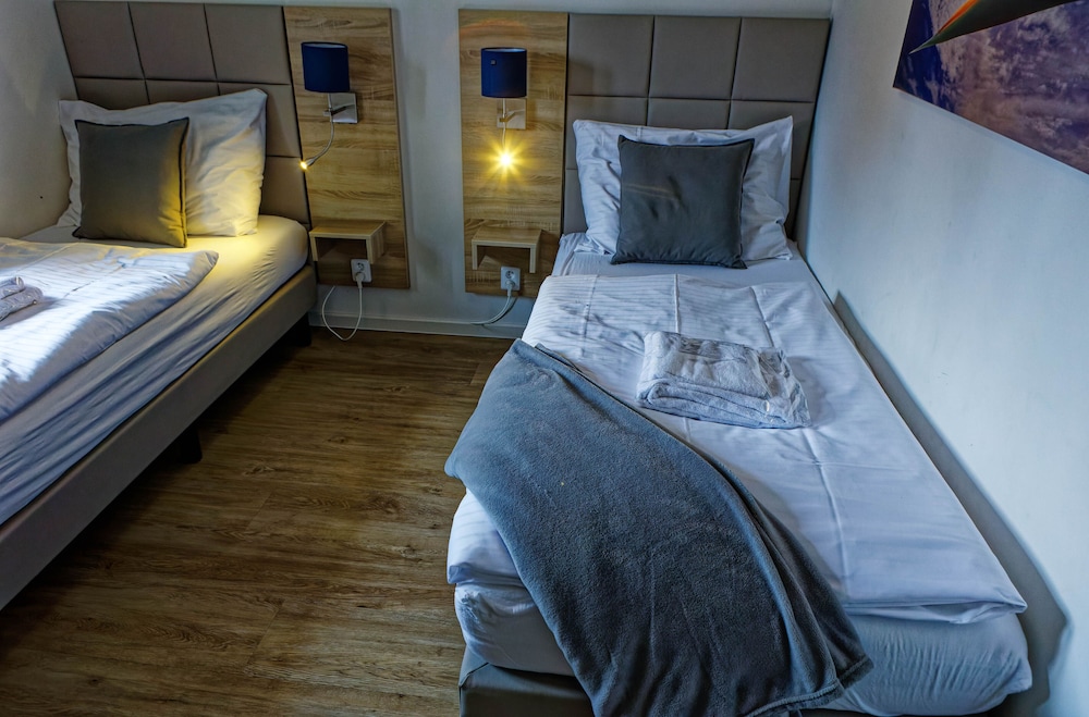 Deluxe House, 5 Bedrooms, Sauna (HOUSE 8)