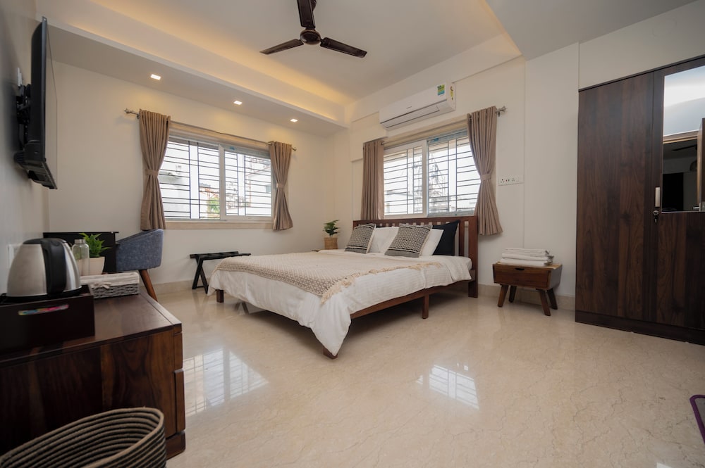 Standard King Room, 1 King Bed, Non Smoking, Private Washroom
