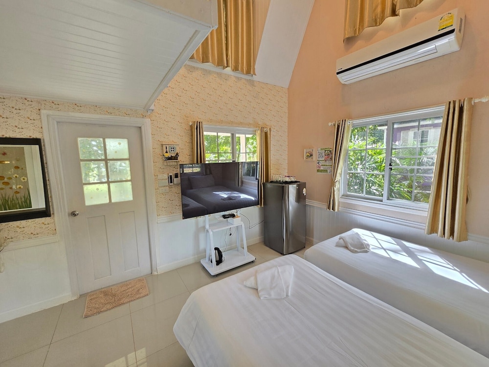 Family Bungalow - Photo 1
