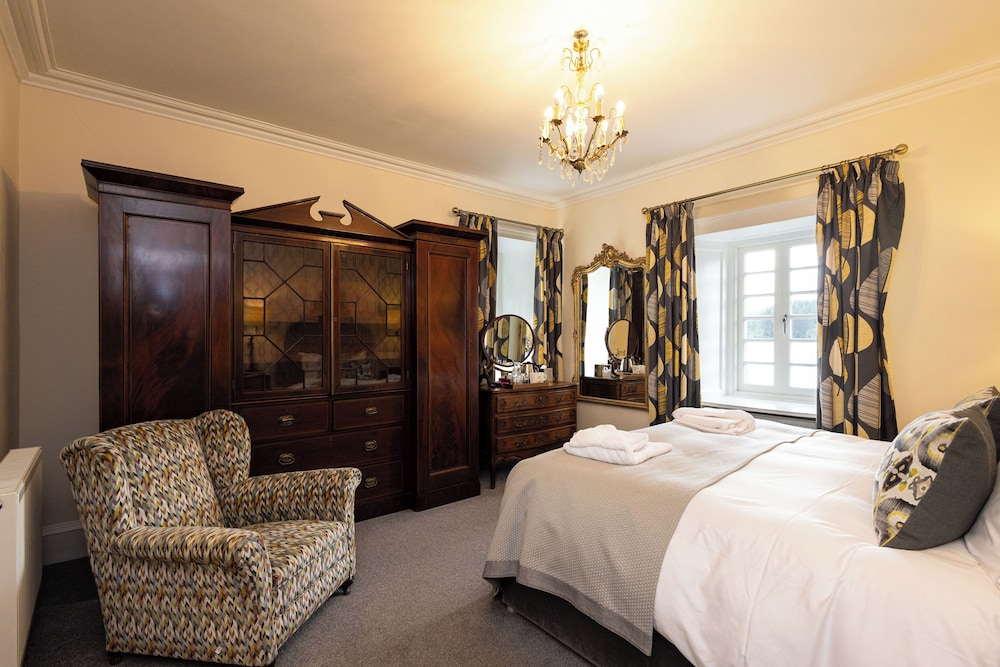 Super King with Lake View Ensuite Rm 6 photo 1
