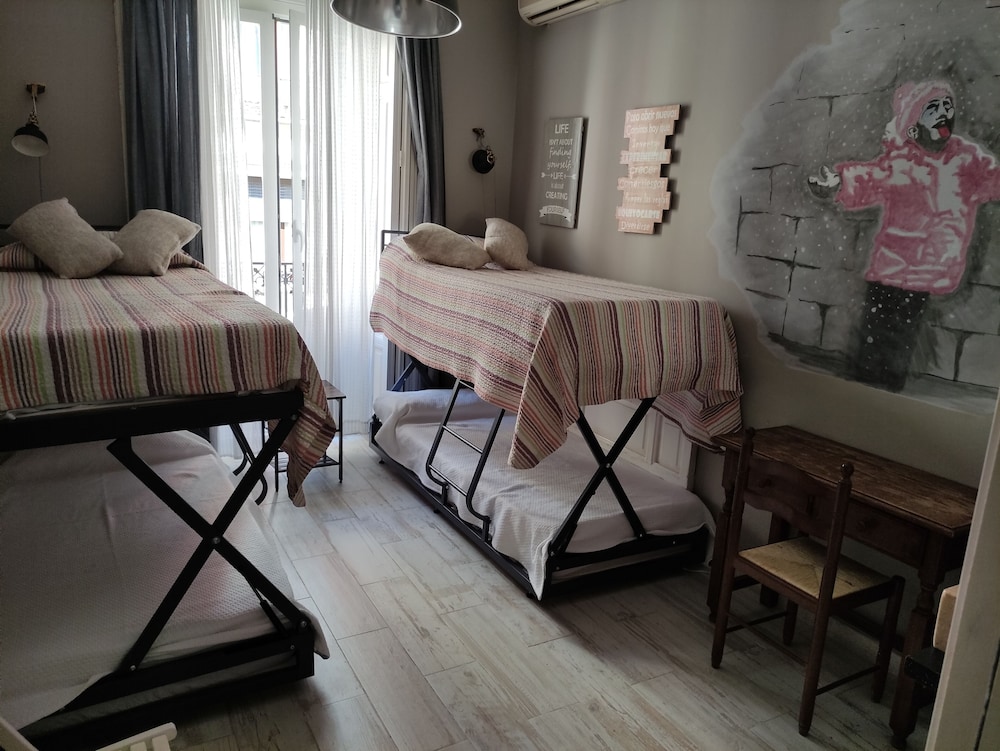 Quadruple Room, Multiple Beds photo 2