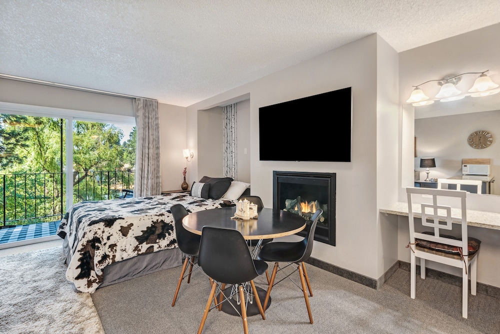 Traditional Suite photo 2