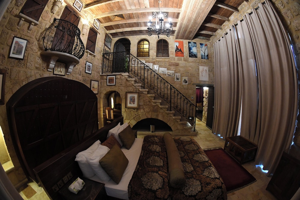 Grand Room, 2 Bedrooms photo 2