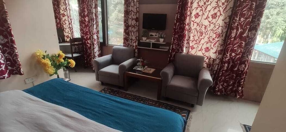 Deluxe Room - Photo 21