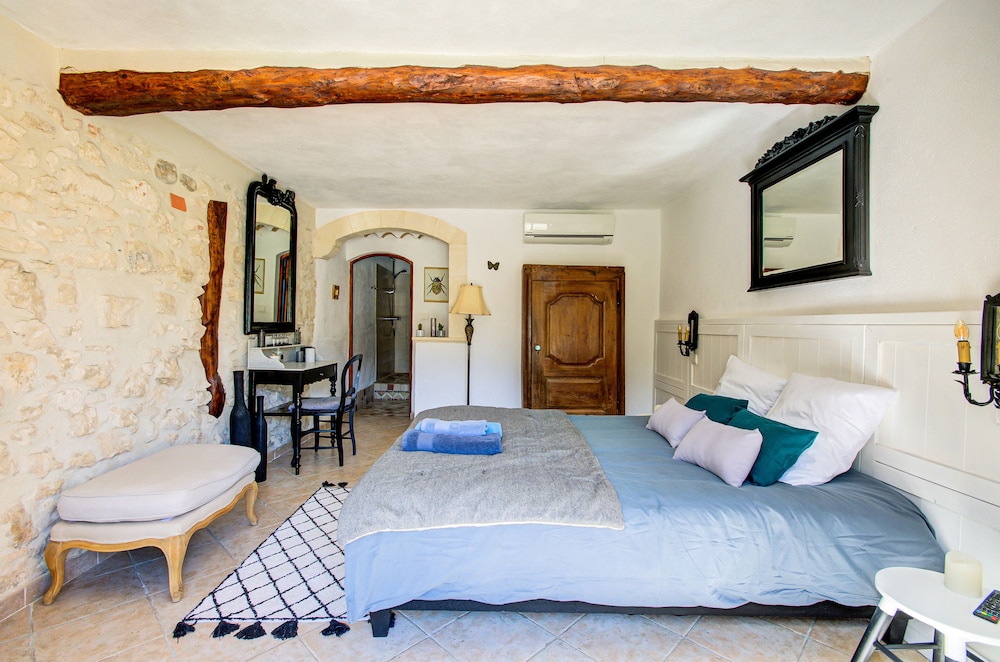Double Room, Ensuite, Courtyard View (MAIA)