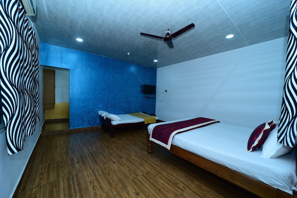 Family Room, 1 Bedroom photo 1
