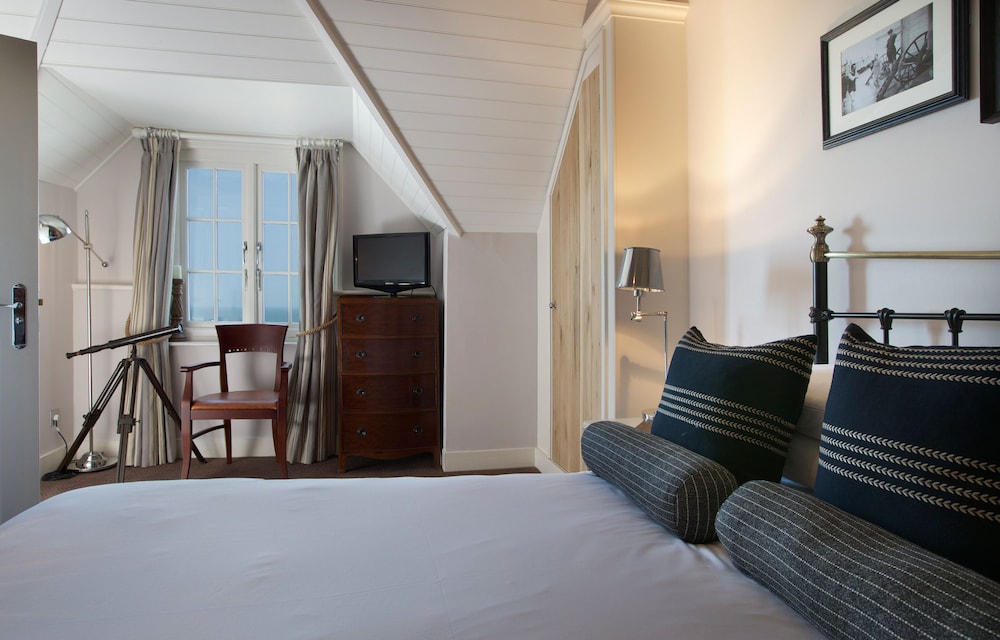 Standard Double Room, Partial Sea View photo 1