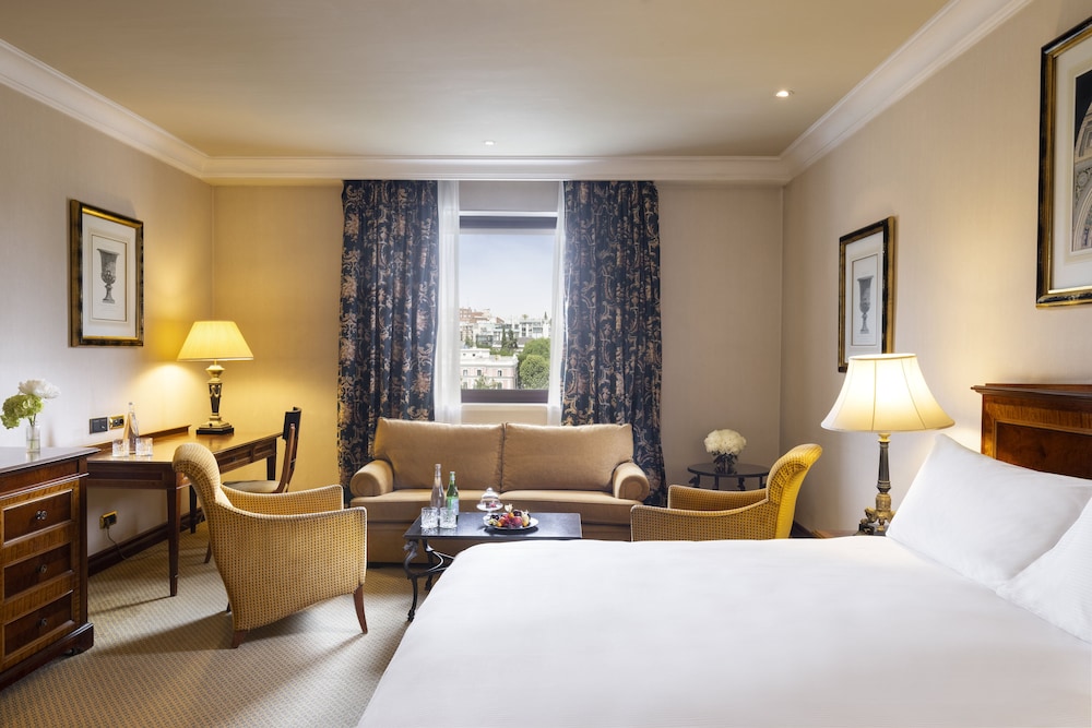 Junior Suite, 1 King Bed (Castellana View, Club Lounge Access)