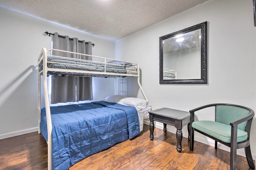 House (4 Bedrooms) photo 2