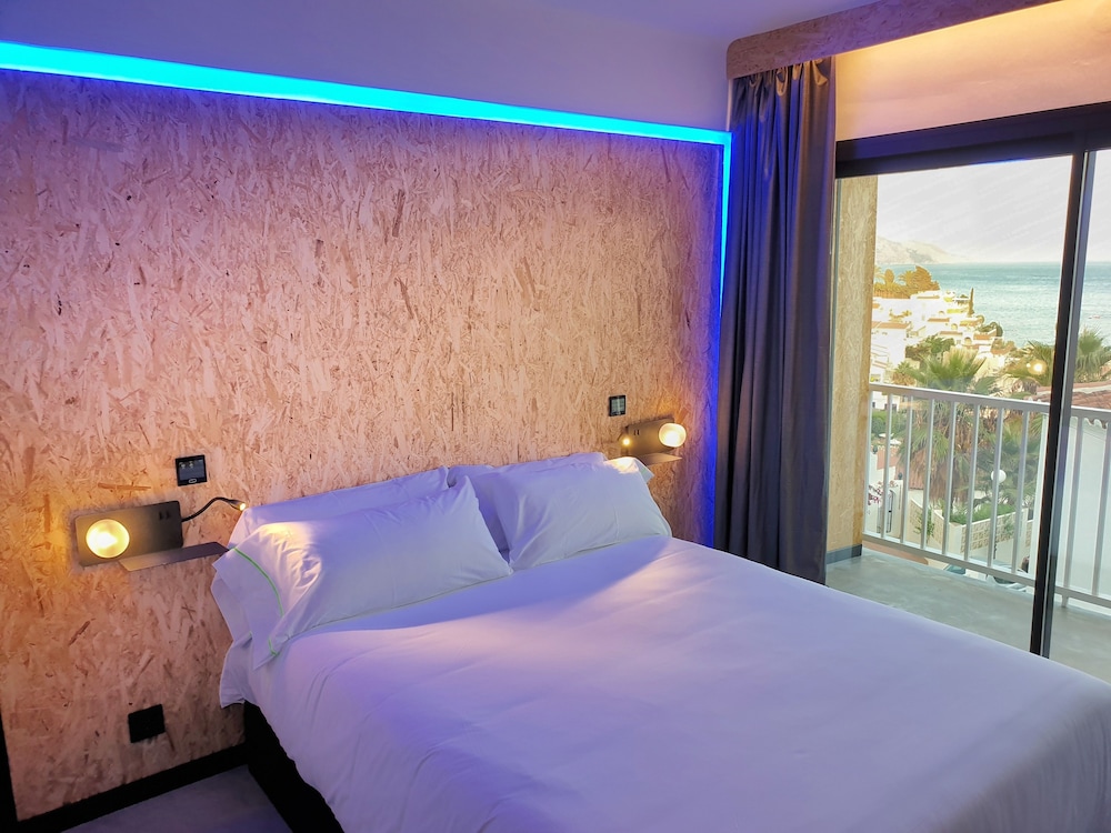 Double Room, Balcony, Sea View - Photo 1