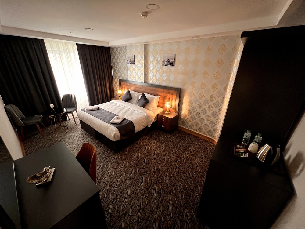 Presidential Suite photo 1