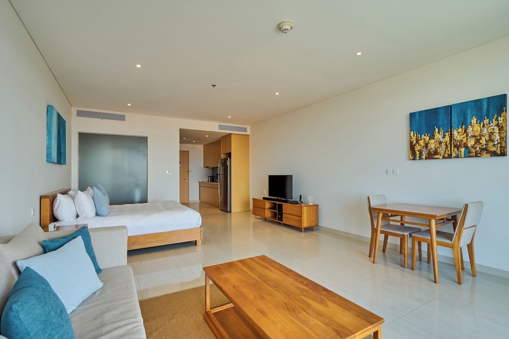 Studio, 1 Queen Bed, Ocean View photo 3