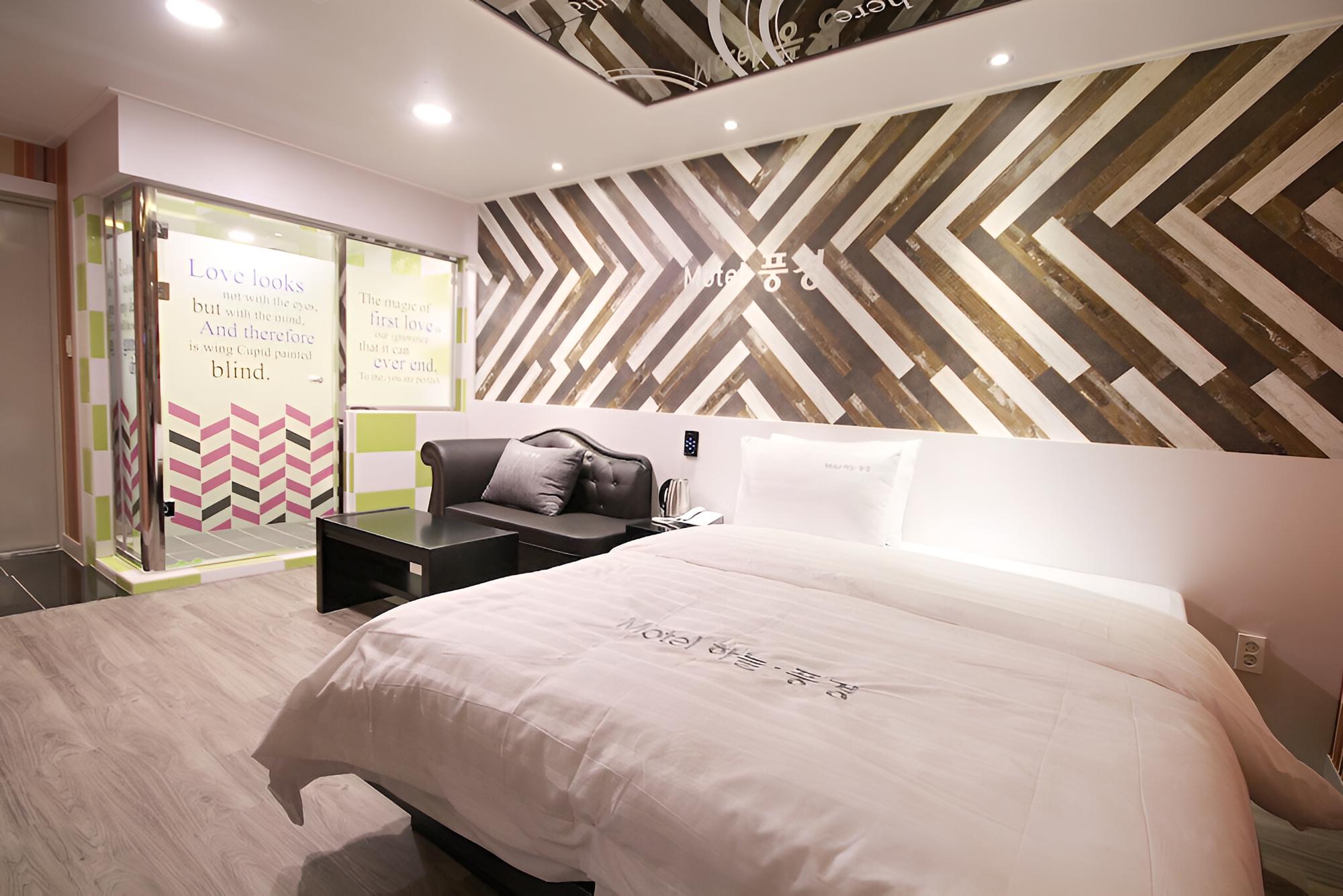 Room (Standard Room) - Photo 3