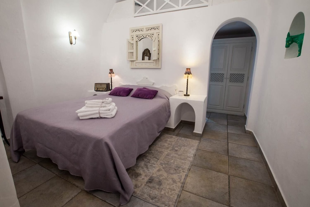 Junior Suite (Caldera View)