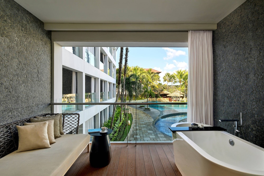 Suite, 1 Bedroom, Pool View