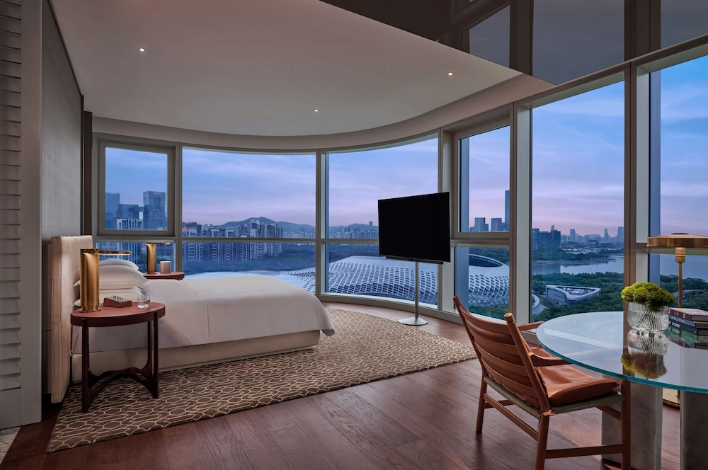 Deluxe Room, 1 King Bed (Partial Bay View) - Photo 6