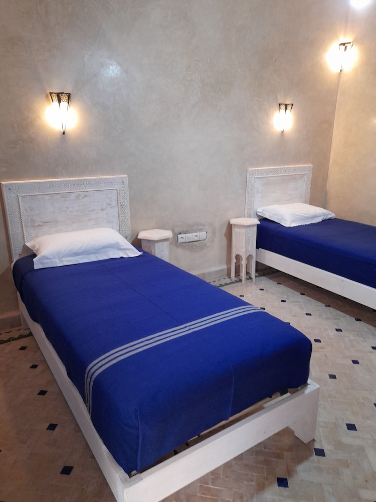 Panoramic Twin Room, 1 Bedroom, Private Bathroom, Courtyard View (Assià) photo 3