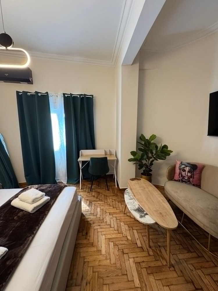 Classic Room, Multiple Beds, Non Smoking - Photo 3