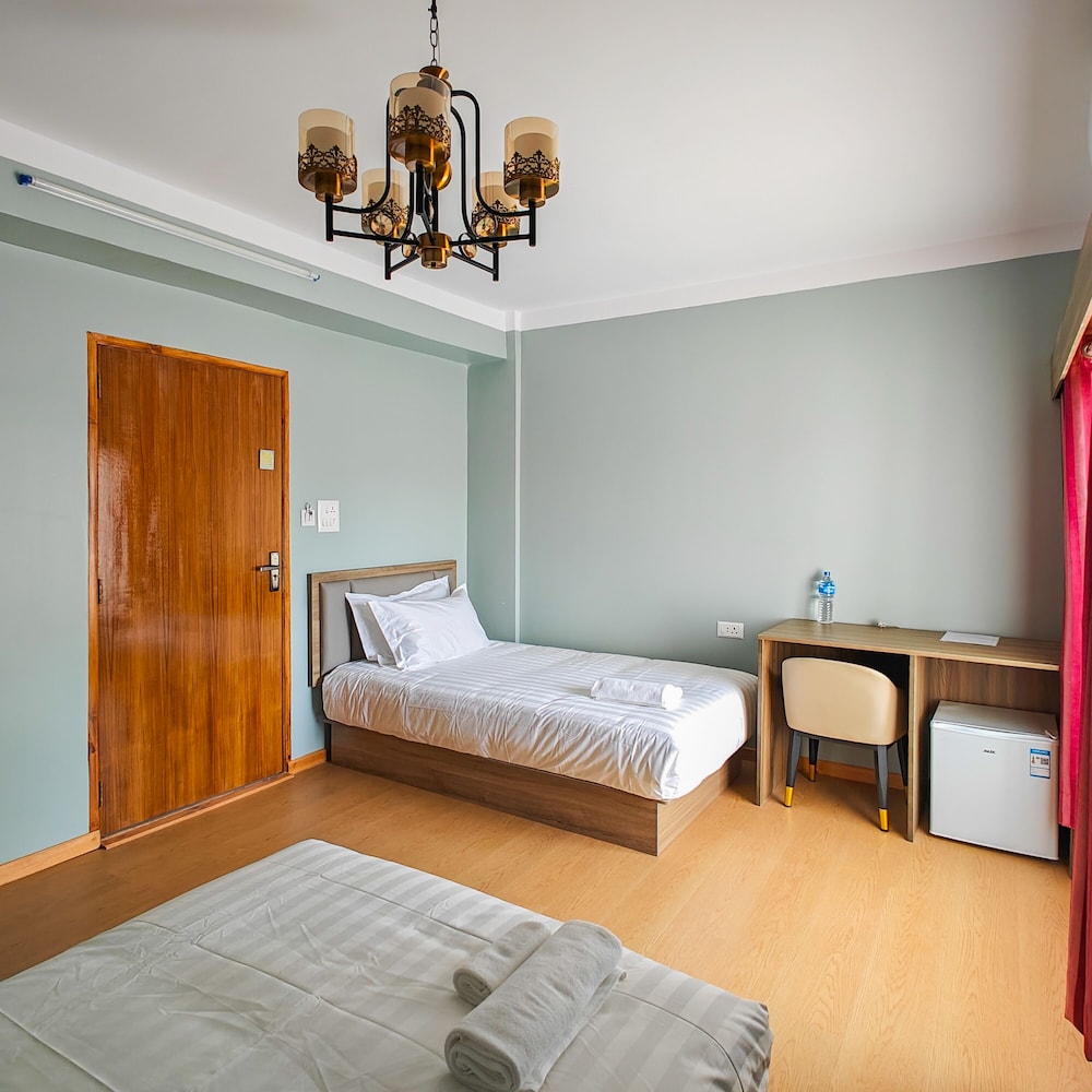 Standard Room, 2 Twin Beds - Photo 2