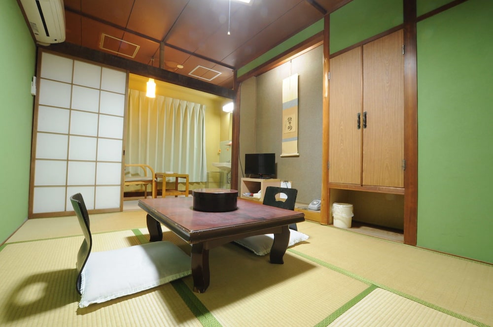 Japanese Style 6 Tatami-mats, Shared Bathroom