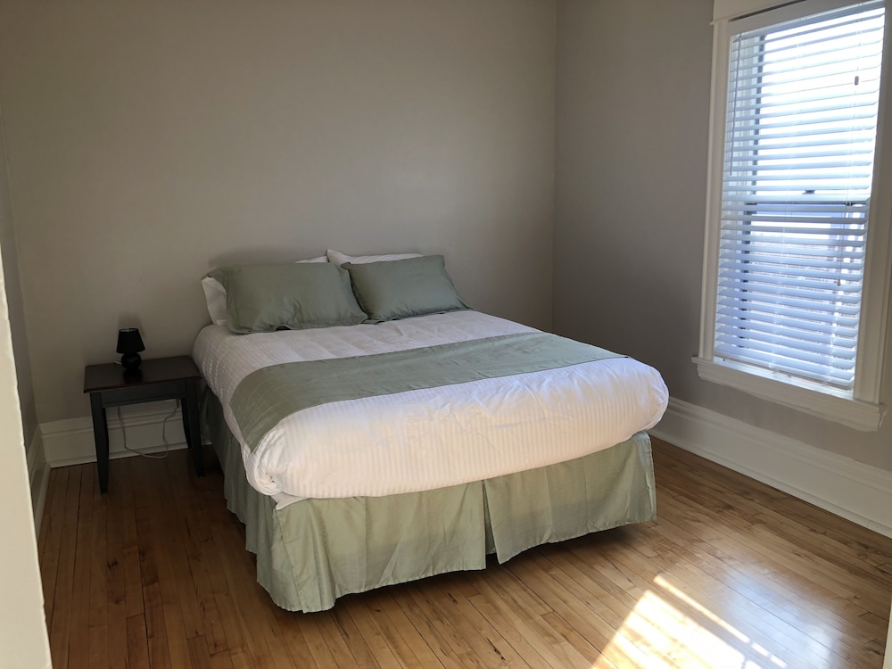 Family Townhome, 4 Bedrooms photo 2