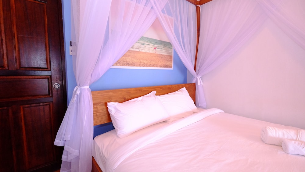 Poolside Seaview Room photo 3