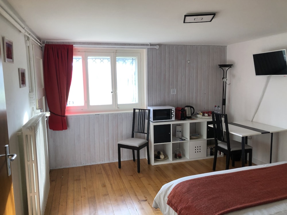 Classic Room, 1 Queen Bed, Non Smoking, Garden View photo 2