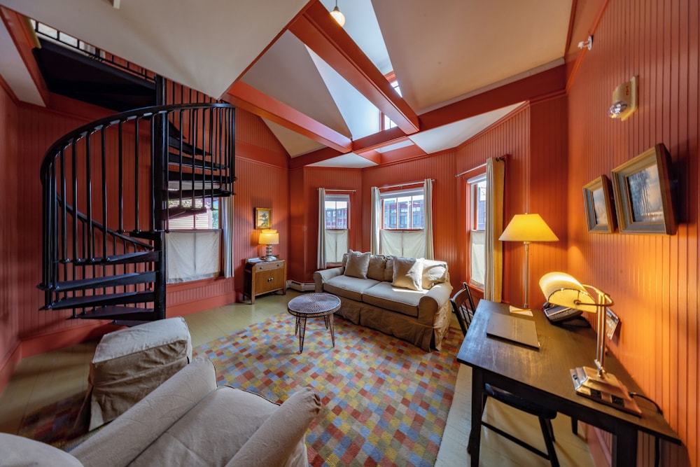 Suite, 2 Bedrooms photo 2