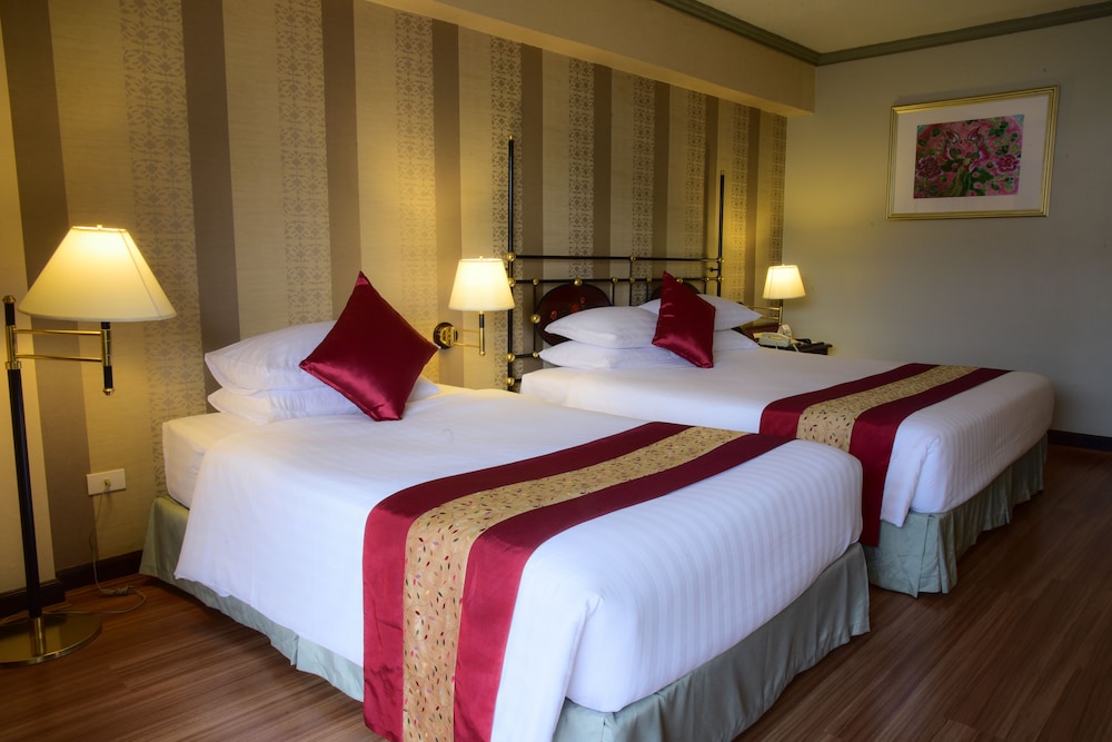 Deluxe Room - Photo 10