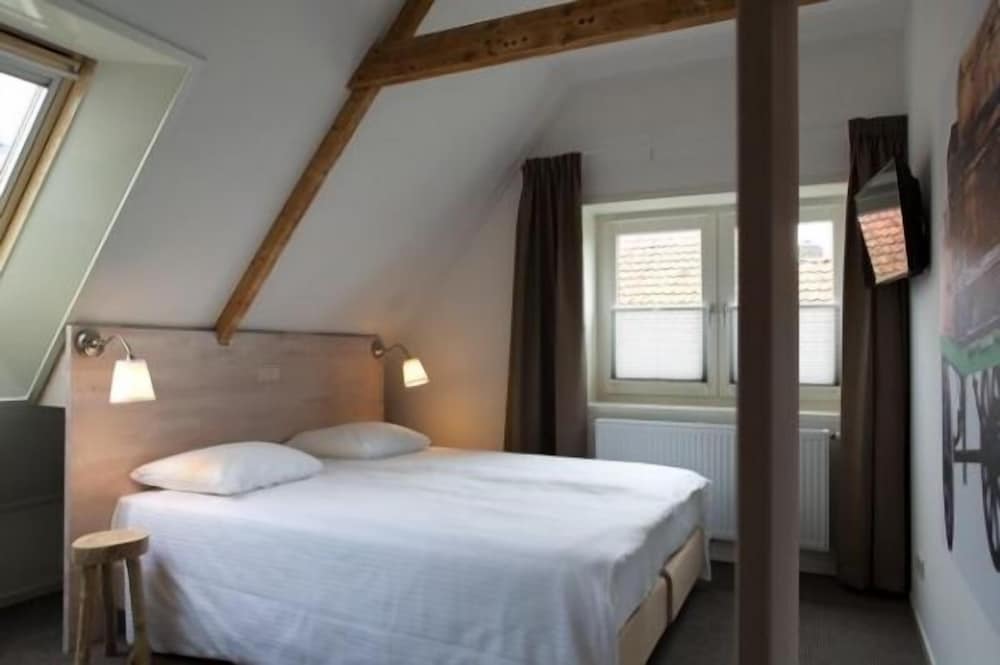 Deluxe Room, 2 Twin Beds photo 2