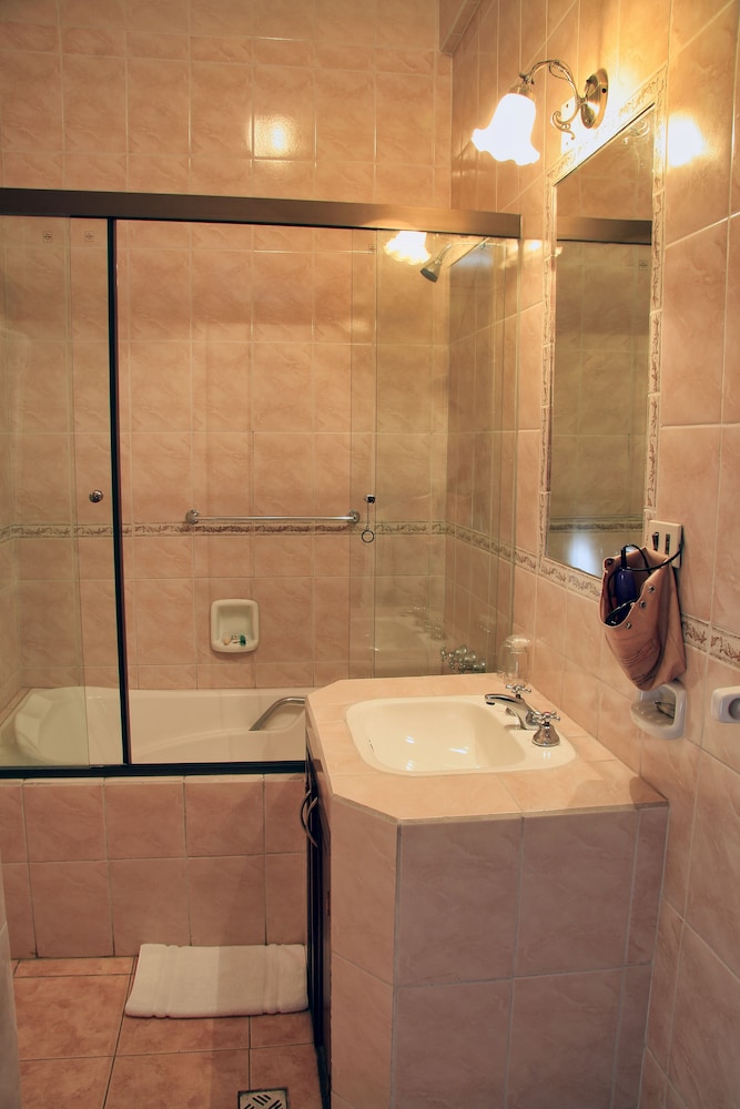 Junior Suite, 1 Bedroom, Private Bathroom photo 2