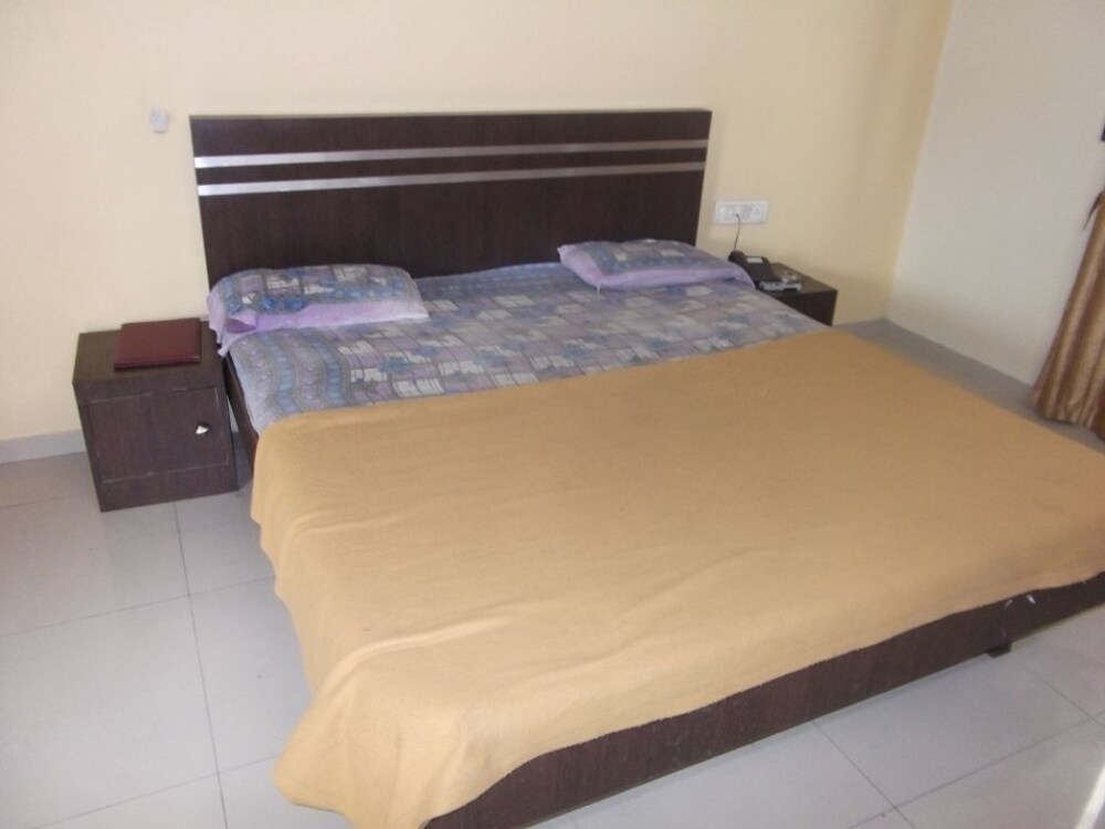 Deluxe Room (Airconditioned)