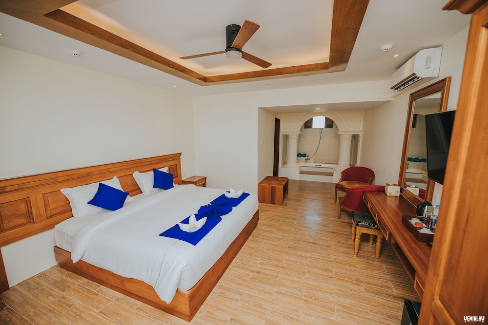 Gold Deluxe Room, 1 King Bed