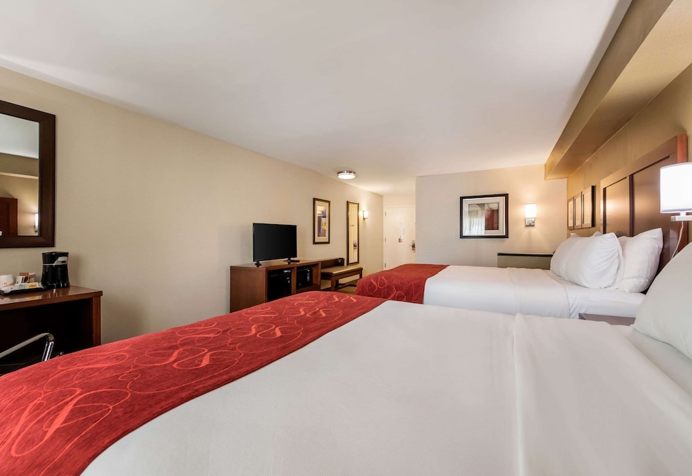 Standard Room, 2 Queen Beds, Non Smoking - Photo 4
