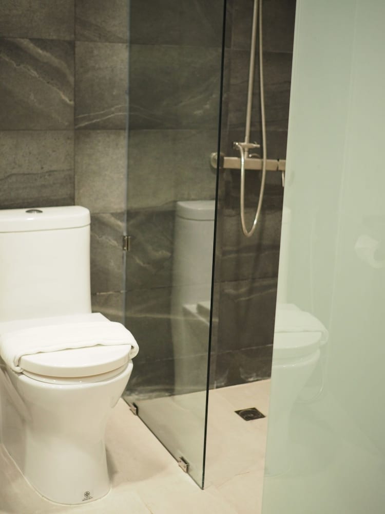 Ocean Twin Room - Photo 8
