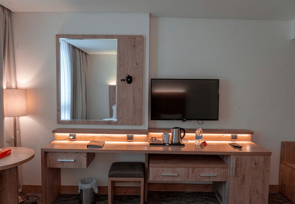 Standard Double Room, 1 King Bed - Photo 8