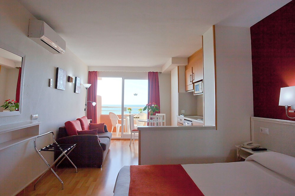 Studio, Sea View