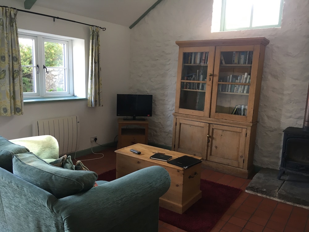 Cottage, Ensuite (no. 4 Warbler) photo 2
