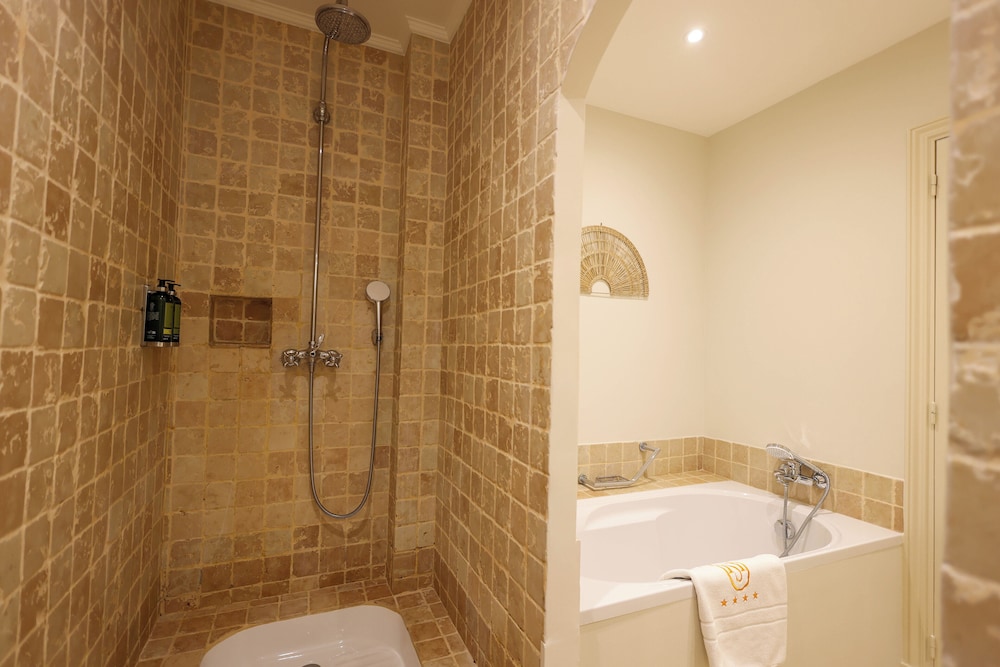 Suite, Patio - Photo 6