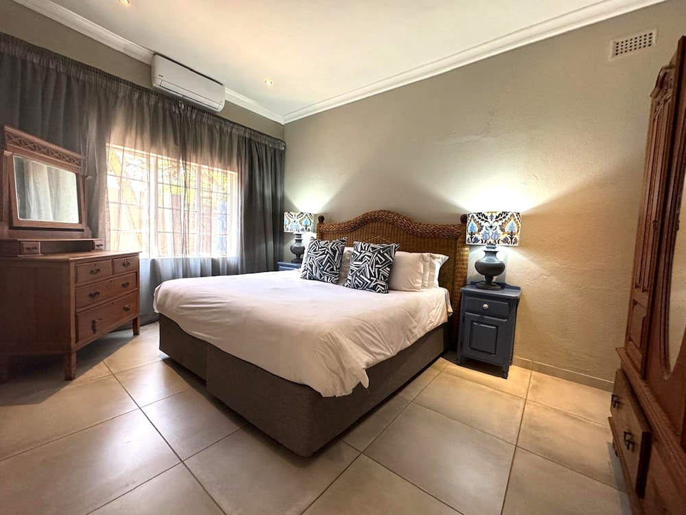 Superior Twin Room, 2 Twin Beds - Photo 13