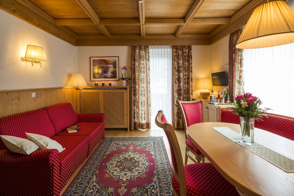 Suite, 2 Bedrooms (up to 4 people)
