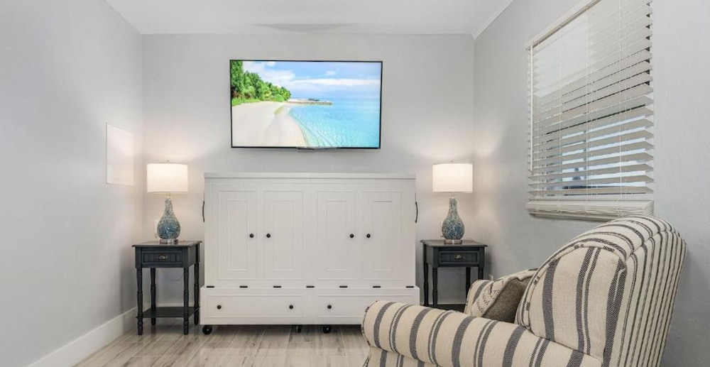 Condo, 2 Bedrooms, Patio (waterview)