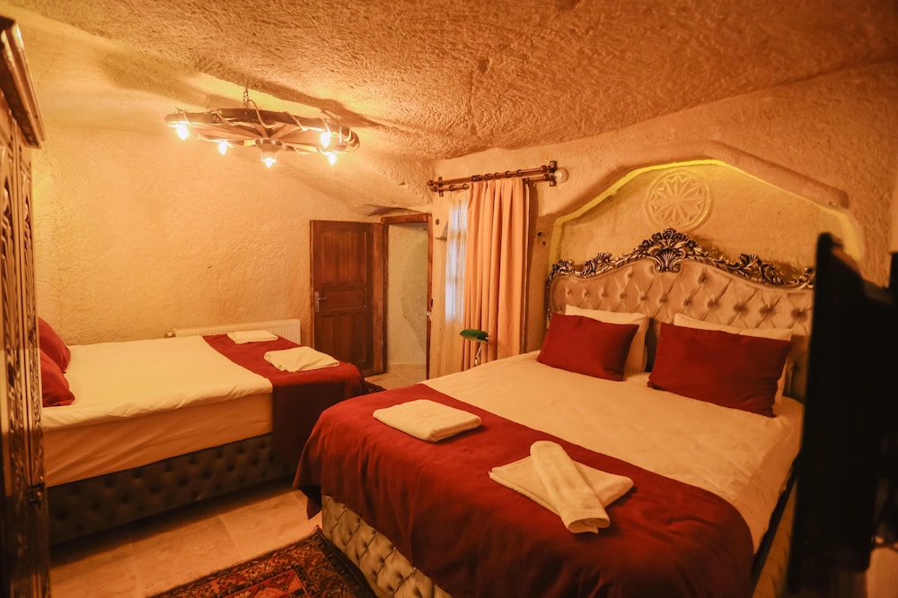 King Cave Suite photo 1