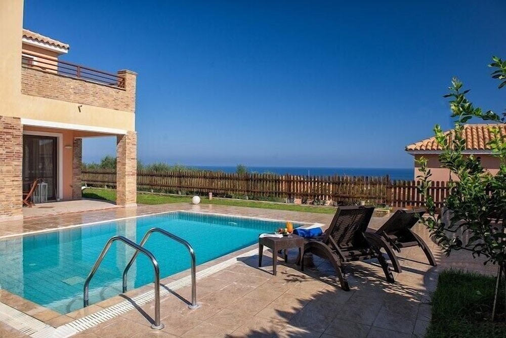 Standard Villa, 2 Bedrooms - Photo 3