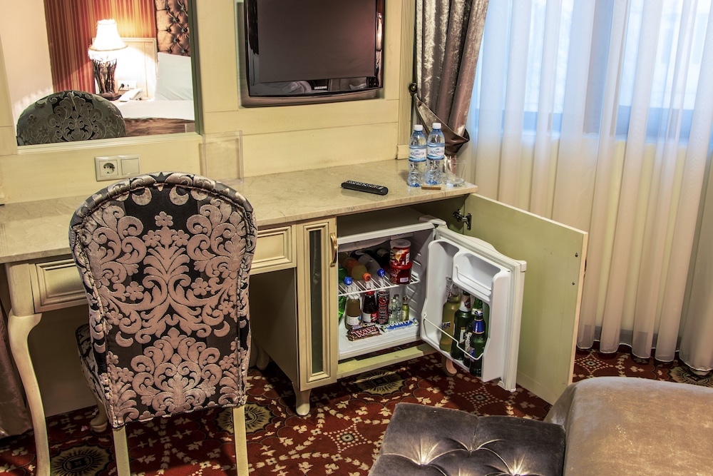 Standard Double Room, 1 Queen Bed